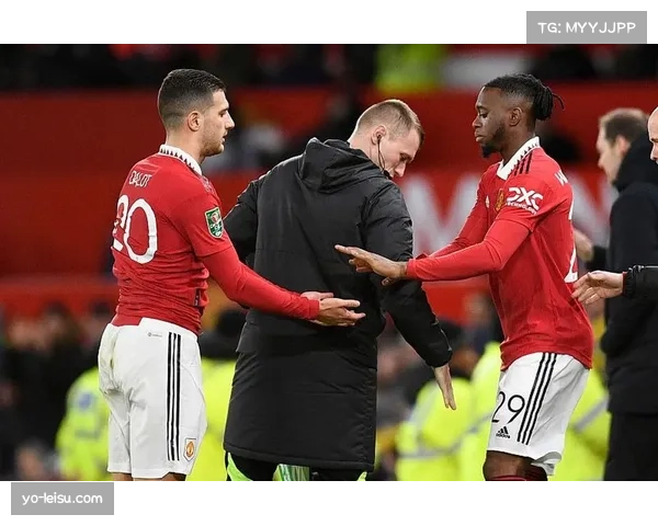 曼联边路人员轮换 达洛特肖搭档寻求攻防平衡